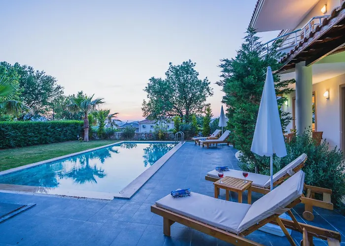Ovacikta 6 Kisilik Oezel Havuzlu Royal 2 Villa