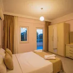 Ovacikta 6 Kisilik Oezel Havuzlu Royal 2 Vilă