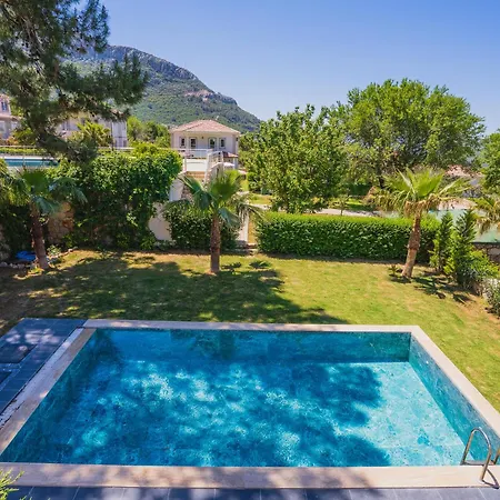 Ovacikta 6 Kisilik Oezel Havuzlu Royal 2 Villa *