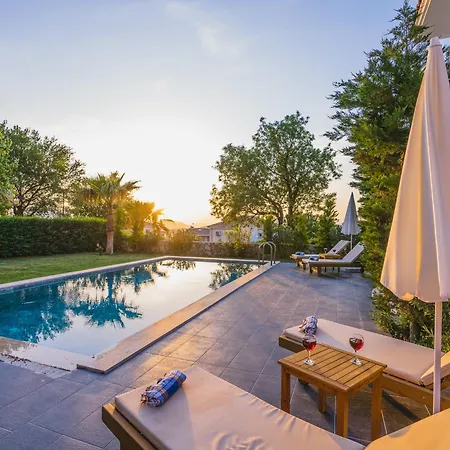 Ovacikta 6 Kisilik Oezel Havuzlu Royal 2 Villa Fethiye