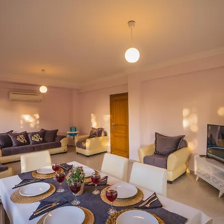 Villa Ovacikta 6 Kisilik Oezel Havuzlu Royal 2 Fethiye