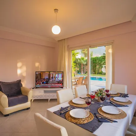 Villa Ovacikta 6 Kisilik Oezel Havuzlu Royal 2 Fethiye