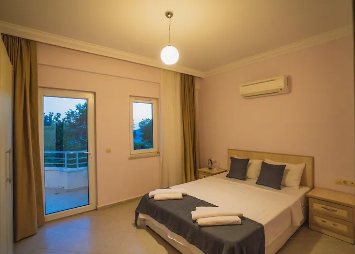 Ovacikta 6 Kisilik Oezel Havuzlu Royal 2 * Фетхие